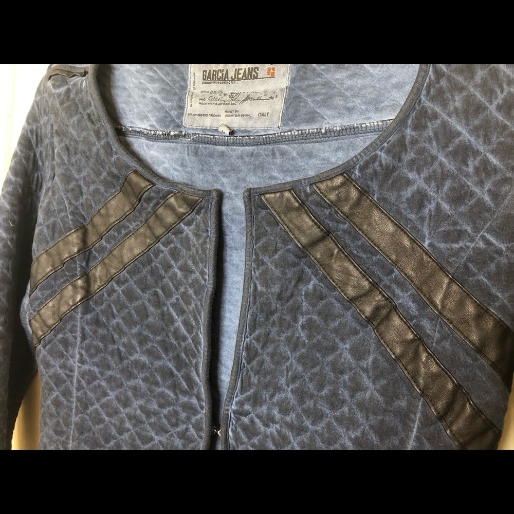 Cropped quilted jacket - Picture 2 of 5